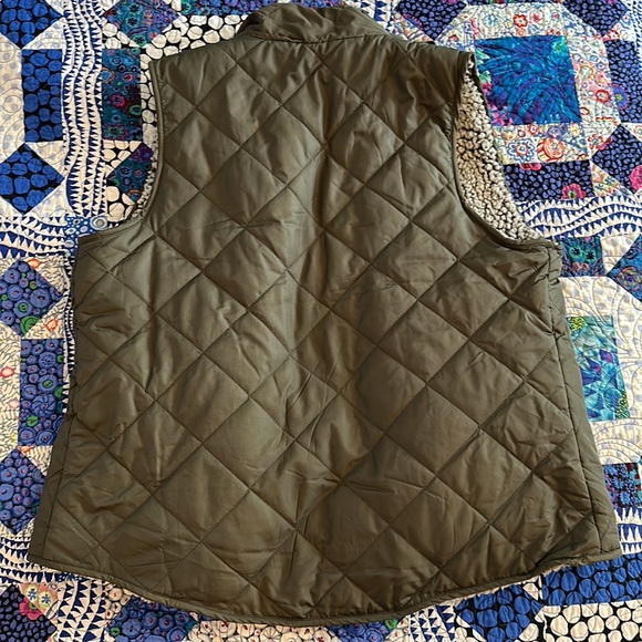 Reversible Cozy Vest - New without Tags - Picture 4 of 7